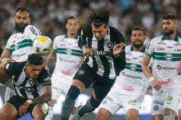 Botafogo x Coritiba - Cuesta e Tiquinho Soares