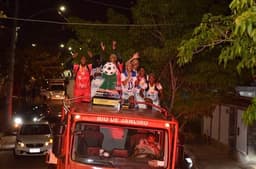 Taça das Favelas RJ 2022 - desfile no caminhão dos Bombeiros