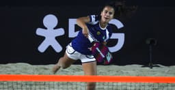 Vitória Marchezini na estreia no Mundial de Beach Tennis