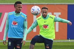 Treino da Seleção Brasileira em Turim - 15/11 - Neymar e Éder Militão