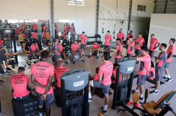 Elenco do Inter em treino na cidade de Viamão (RS)
