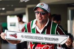 Torcedor do Fluminense em desembarque de Marcelo no Rio