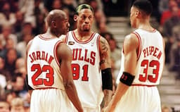Chicago-Bulls-Jordan-Pippen-Rodman-aspect-ratio-512-320