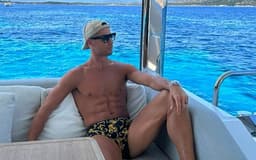 Cristiano-Ronaldo-se-torna-celebridade-mais-bem-paga-do-Instagram-Foto-Divulgacao-Instagram-aspect-ratio-512-320