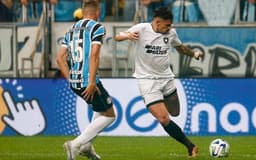 Tiquinho-Soares-Vitor-Silva-Botafogo-aspect-ratio-512-320