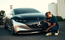 Hamilton-Mercedes-EQS-aspect-ratio-512-320