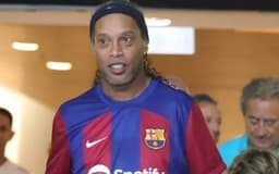 Ronaldinho-Gaucho-aspect-ratio-512-320