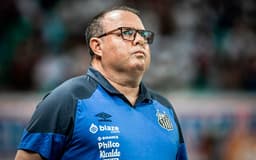 Marcelo-Fernandes-tecnico-interino-do-Santos-no-jogo-contra-o-Bahia-aspect-ratio-512-320