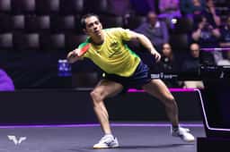 Miniatura da imagem: Hugo Calderano é eliminado por Kanak Jha no WTT Champions de Montpellier (Foto: Divulgação / WTT)