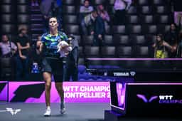 Miniatura da imagem: Bruna Takashi vence Eunhye Lee na primeira rodada do WTT Champions de Montpellier (Foto: Divulgação / WTT)