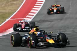 Miniatura da imagem: Max Verstappen durante a corrida do GP dos EUA de Fórmula 1 (Foto: Ronaldo Schemidt / AFP)