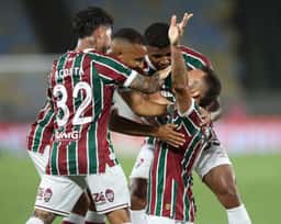 Miniatura da imagem: Jogadores do Fluminense comemoram gol contra o Ceará, no Brasileirão