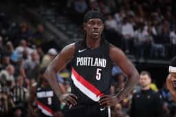 Miniatura da imagem: Portland Trail Blazers v Utah Jazz - NBA - Jrue Holiday
