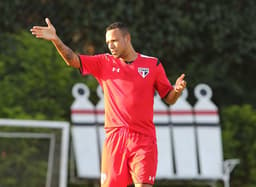 Luis Fabiano se juntou ao grupo nesta quarta-feira (Foto: Reginaldo Castro)