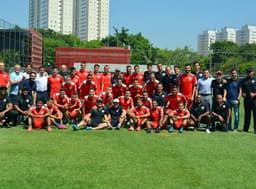 Osorio se despede dos atletas com foto no CT (Foto: Reprodução)