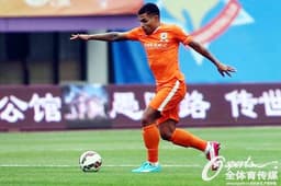 Junior Urso (Foto: Divulgação/Shandong Luneng)