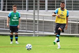 Maicon durante treino do Grêmio (Foto: Lucas Uebel / Grêmio)