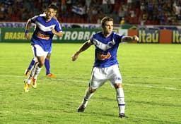 Gol do Montillo - Cruzeiro x Avaí (Foto: Célio Messias)