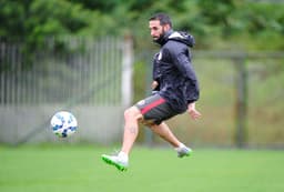 Lisandro López durante treino do Colorado (Foto: Ricardo Duarte/Internacional)