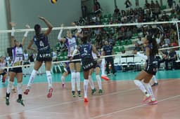 Brasília x Valinhos, pela Superliga Feminina (Foto: Facebook Brasília Vôlei)