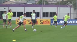 Kaká e Lucas Lima mostram entrosamento em treino da Seleção (Reprodução)