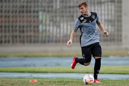 Luis Henrique em treino do Botafogo (Vitor Silva / SSPress)