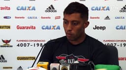 Zagueiro do Fla: 'Espero que o Vasco o não caía para ganharmos deles em 2016'