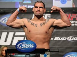 Cain Velásquez se manteve no ranking após perder título