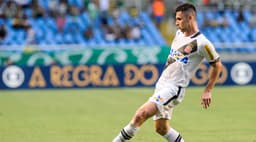 Bruno Gallo teve bom rendimento no meio-campo do Vasco (Foto: Marcelo Cortes/Lancepress!)