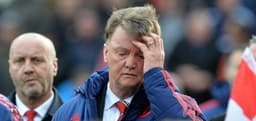 Van Gaal - Stoke x Manchester United (Foto: Paul Ellis/AFP)