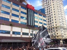 Gaviões protestou em frente à sede da FPF (Foto: reprodução/Twitter)