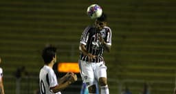 Giovanni, lateral-esquerdo do Fluminense