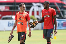 Mancuello e Marcelo Cirino - Treino do Flamengo