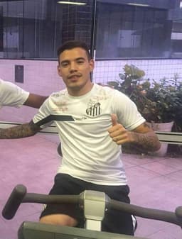 Maxi Rolón, atacante do Santos