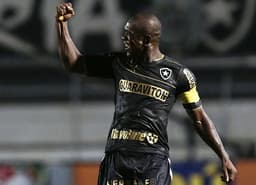 Seedorf - Ponte Preta x Botafogo (Foto: Miguel Schincariol/LANCE!Press)