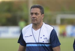 Vanderlei Luxemburgo, em treino do Cruzeiro na Toca da Raposa (Foto: Gualter Naves / Light Press / Cruzeiro)