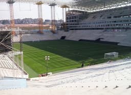 Traves instaladas na Arena Corinthians (Foto: Divulgação)