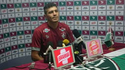 Edson em coletiva no Fluminense