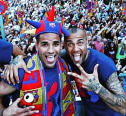 Douglas e Daniel Alves podem estar de saída (Foto: Reprodução/Instagram)