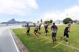 O treino do Botafogo na Urca em imagens