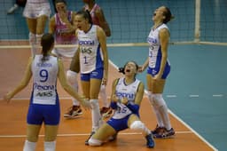 Rexona-Ades venceu o Vôlei Nestlé no segundo jogo da semifinal (Alexandre Loureiro/Inovafoto/CBV)