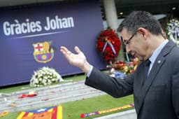 Homenagem do Barcelona a Cruyff