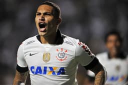 O peruano Paolo Guerrero é o maior artilheiro estrangeiro da história do Corinthians