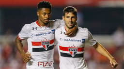 HOME - São Paulo x Trujillanos - Copa Libertadores - Michel Bastos e Calleri (Foto: Marcello Zambrana/AGIF/LANCE!Press