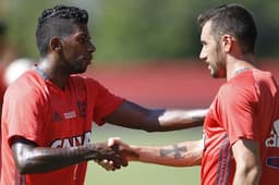 Rodinei e Mancuello em treino do Flamengo (Gilvan de Souza / Flamengo)