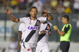 Nenê comemora gol do Vasco