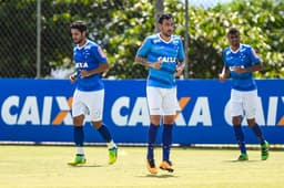 Ariel Cabral, meio-campista do Cruzeiro (Foto: Pedro Vilela/Light Press/Divulgação Cruzeiro)