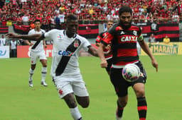 Riascos e Wallace - Vasco x Flamengo