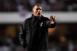 Bauza na goleada do Tricolor