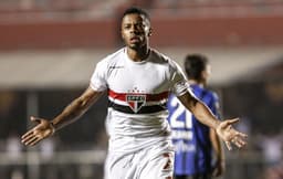 Michel Bastos é uma das armas ofensivas do São Paulo para o Brasileirão-2016